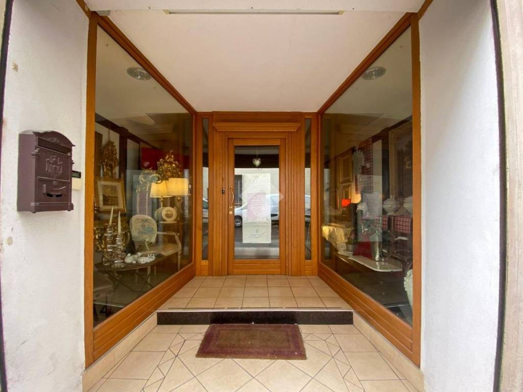 negozio in affitto a Lonato del Garda