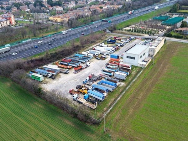 locale commerciale in affitto a Lonato del Garda