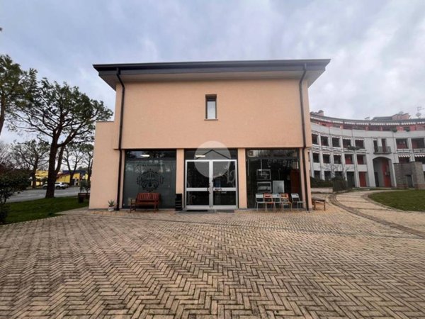 negozio in affitto a Lonato del Garda