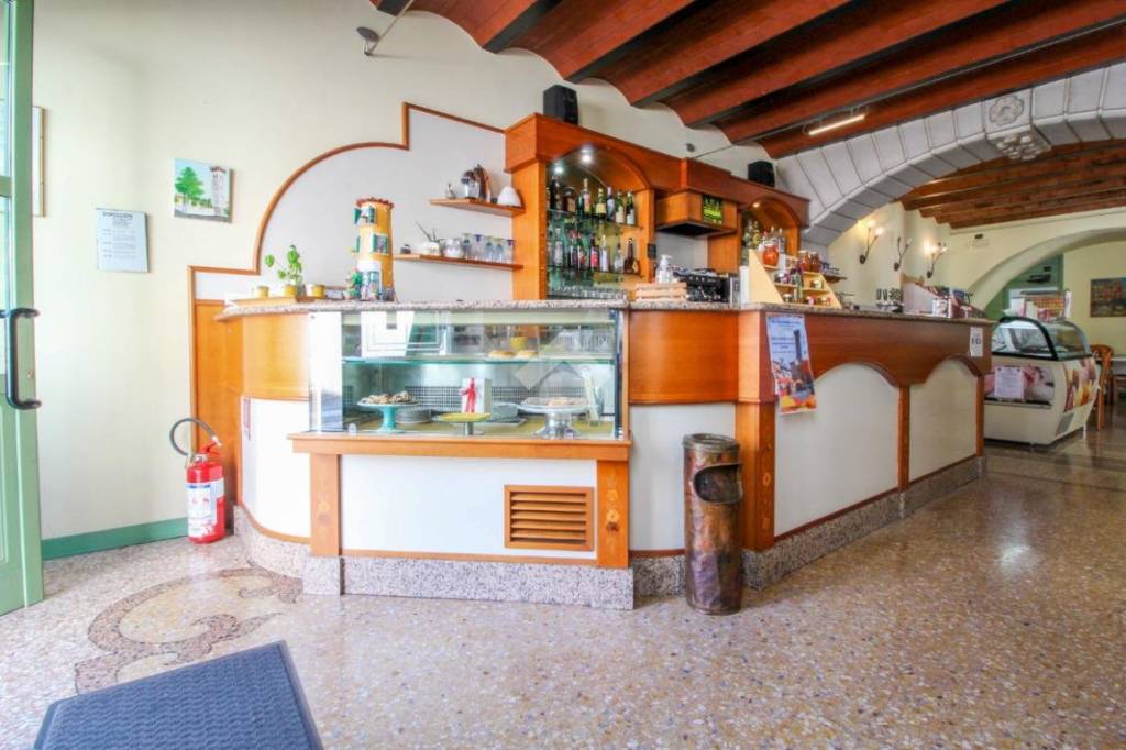 negozio in affitto a Lonato del Garda