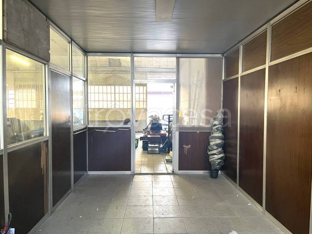 locale commerciale in affitto a Lonato del Garda