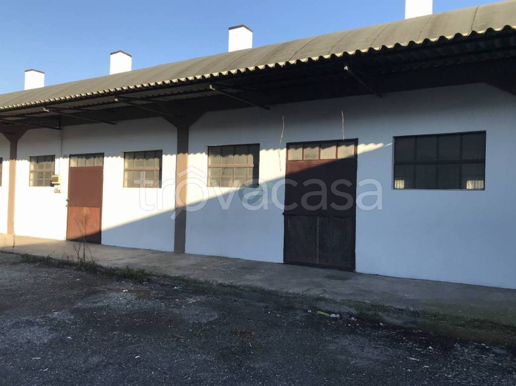 locale commerciale in affitto a Lonato del Garda