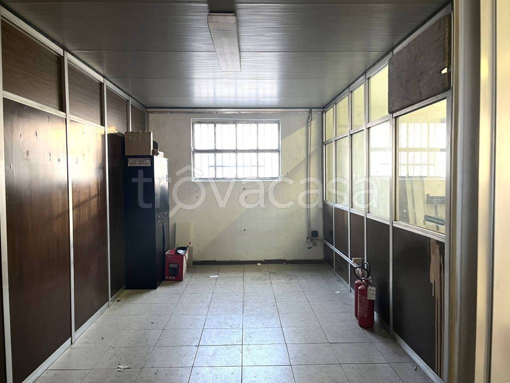 locale commerciale in affitto a Lonato del Garda