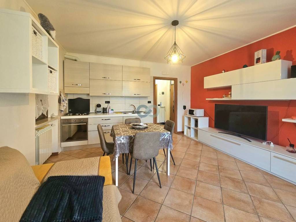 appartamento in affitto a Lonato del Garda in zona Esenta