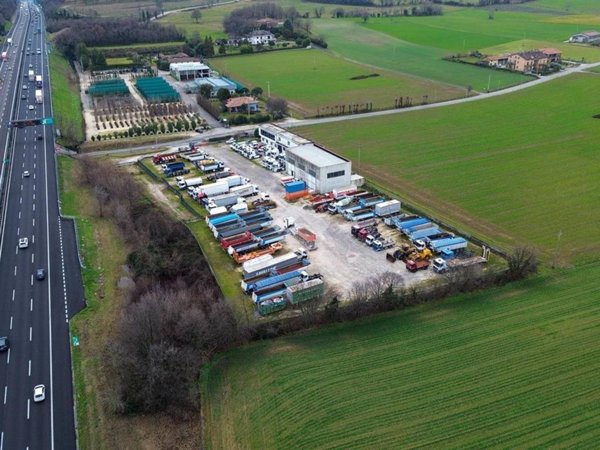 locale commerciale in affitto a Lonato del Garda
