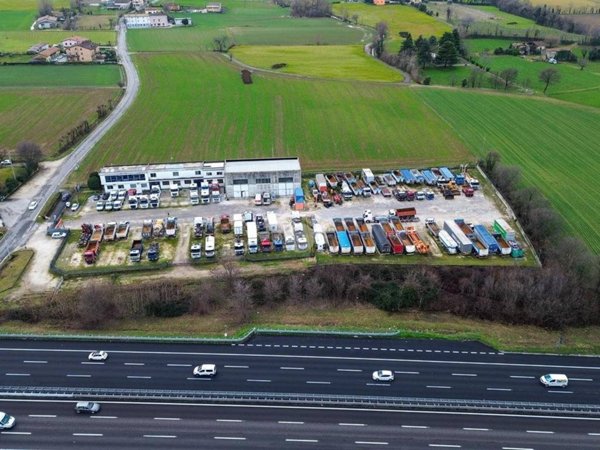 locale commerciale in affitto a Lonato del Garda