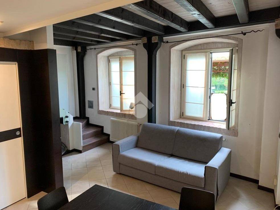 appartamento in affitto a Lonato del Garda in zona Barcuzzi