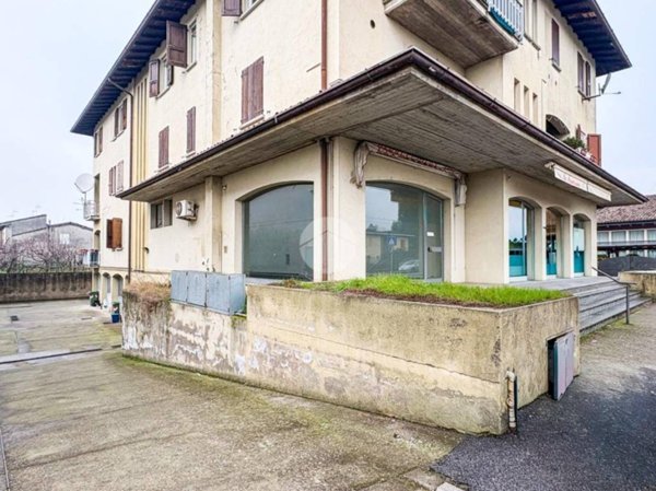 negozio in affitto a Longhena