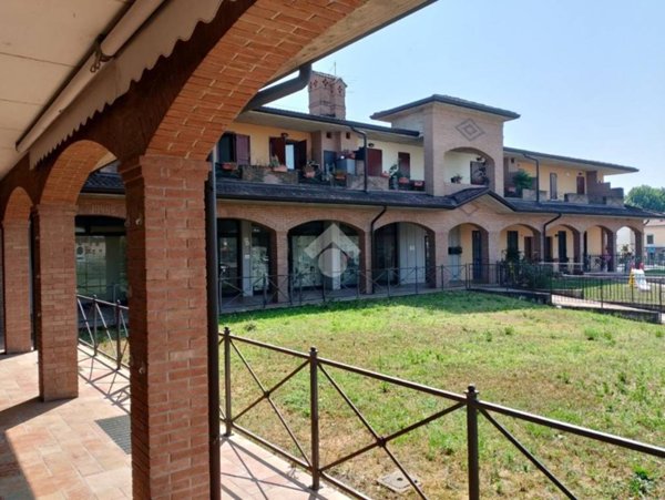 negozio in affitto a Maclodio