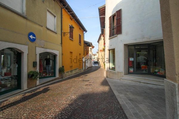 locale commerciale in affitto a Manerba del Garda