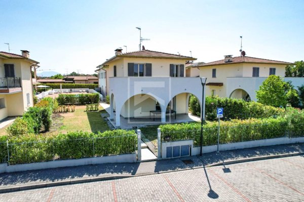 casa indipendente in affitto a Manerba del Garda