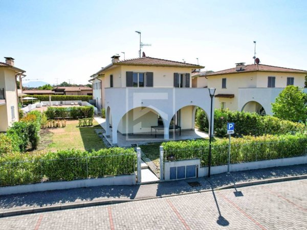 casa indipendente in affitto a Manerba del Garda