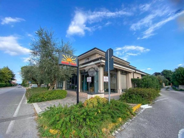 negozio in affitto a Manerba del Garda in zona Solarolo