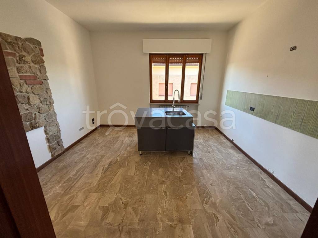 ufficio in affitto a Manerba del Garda in zona Crociale