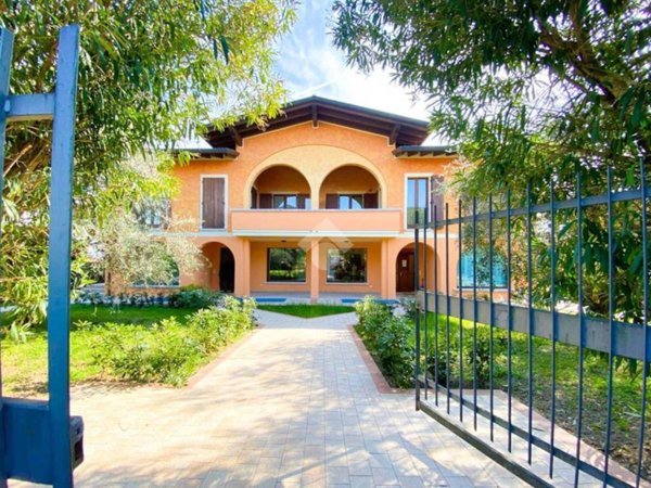 ufficio in affitto a Manerba del Garda in zona Montinelle