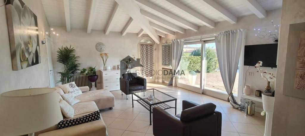 casa indipendente in affitto a Manerba del Garda in zona Crociale
