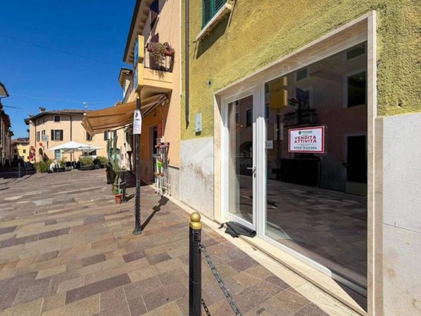 negozio in affitto a Manerba del Garda in zona Solarolo
