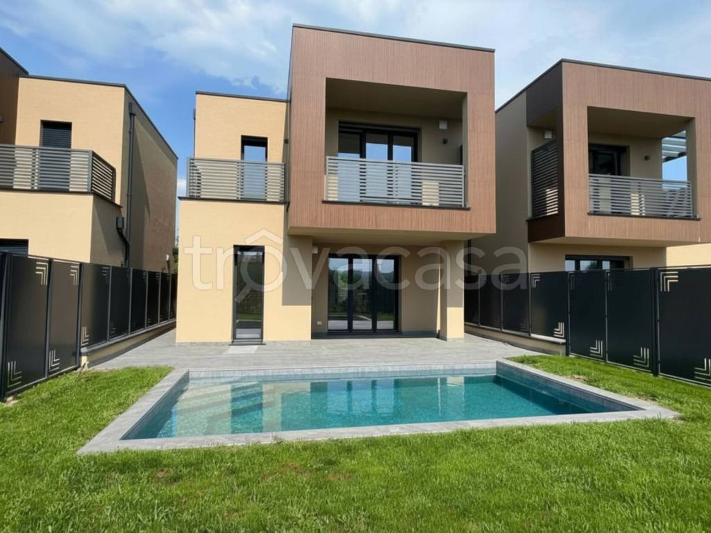 casa indipendente in affitto a Manerba del Garda in zona Crociale