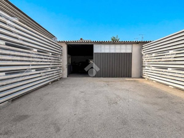 ufficio in affitto a Manerba del Garda in zona Crociale