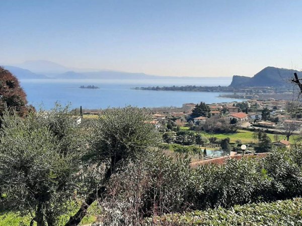 casa indipendente in affitto a Manerba del Garda in zona Pieve Vecchia