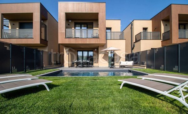 casa indipendente in affitto a Manerba del Garda in zona Crociale