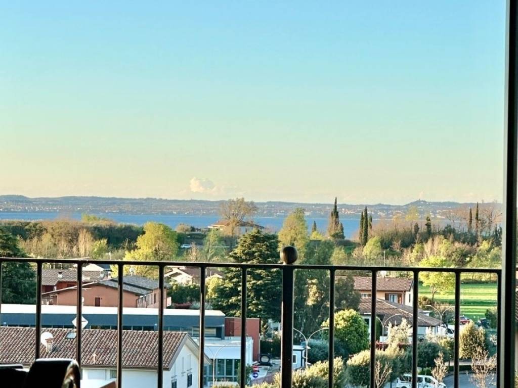 appartamento in affitto a Manerba del Garda in zona Solarolo