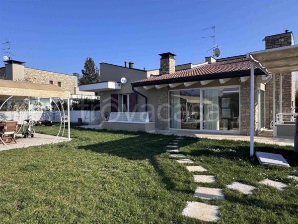 casa indipendente in affitto a Manerba del Garda in zona Montinelle