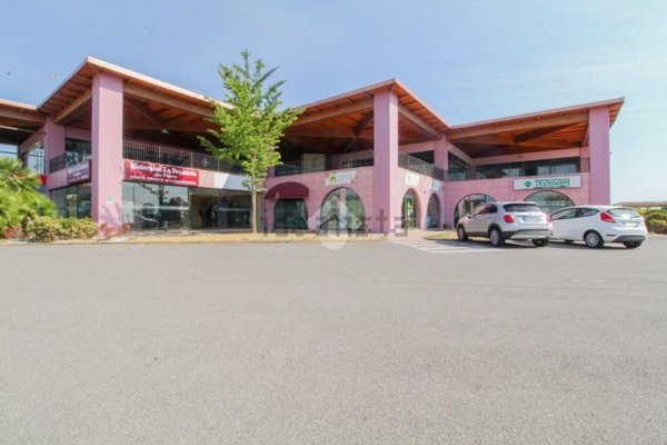 locale commerciale in affitto a Manerbio