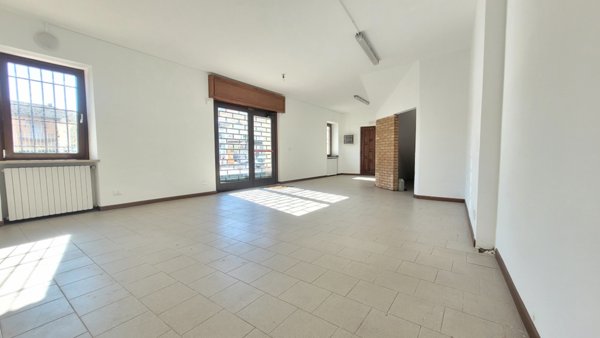locale commerciale in affitto a Manerbio