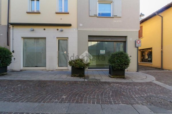 locale commerciale in affitto a Manerbio