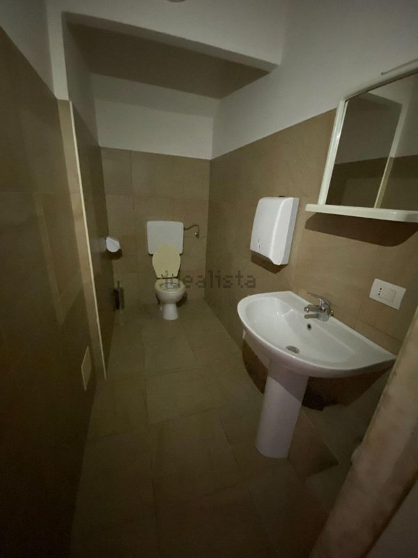 locale commerciale in affitto a Manerbio