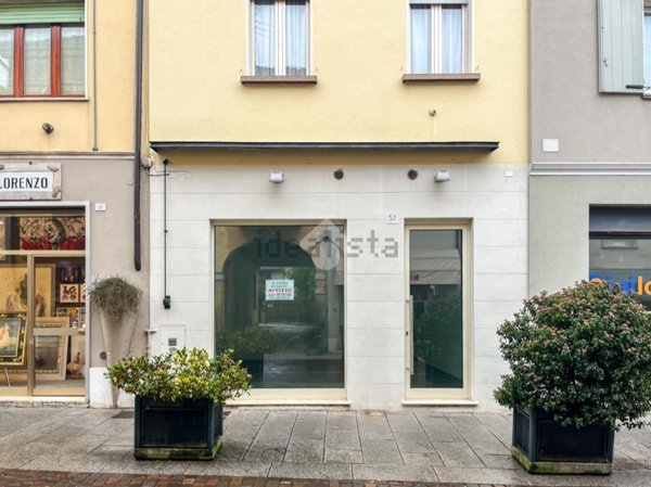 locale commerciale in affitto a Manerbio