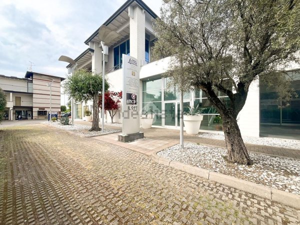 locale commerciale in affitto a Manerbio