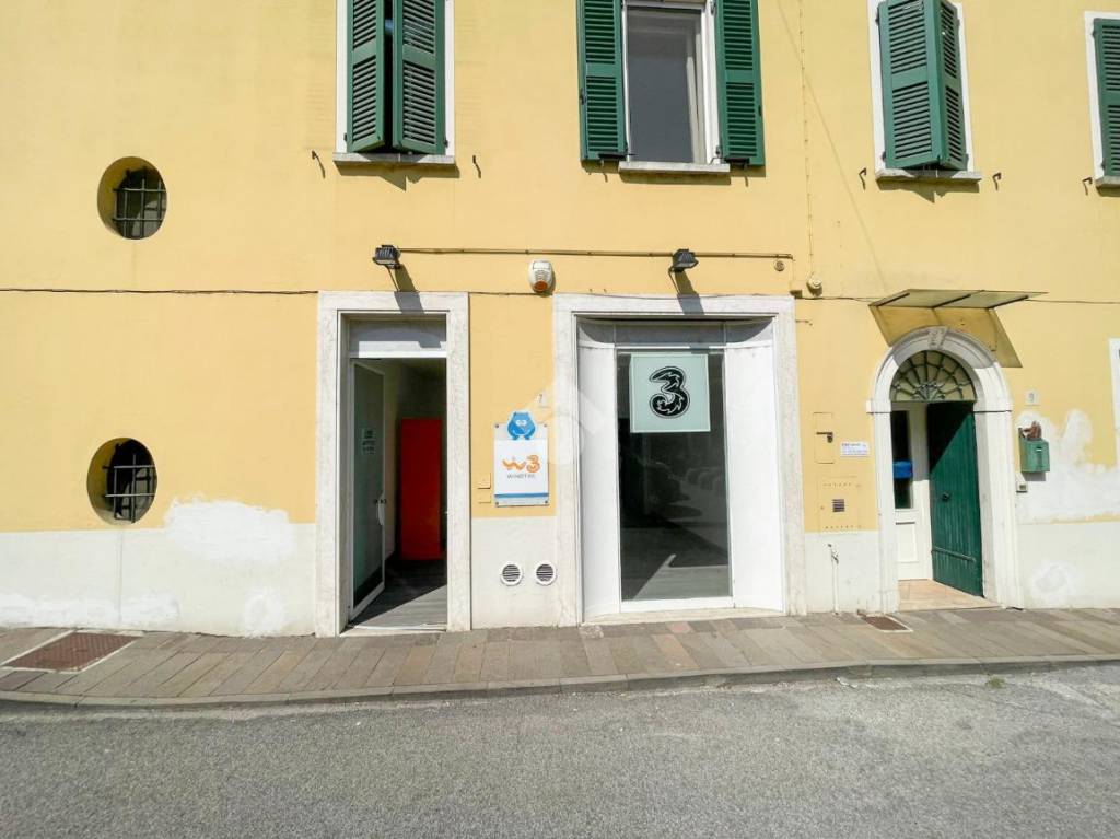 negozio in affitto a Manerbio