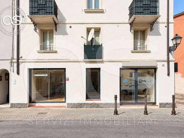 locale commerciale in affitto a Manerbio