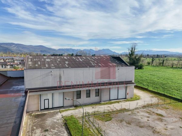 locale commerciale in affitto a Mazzano in zona Molinetto