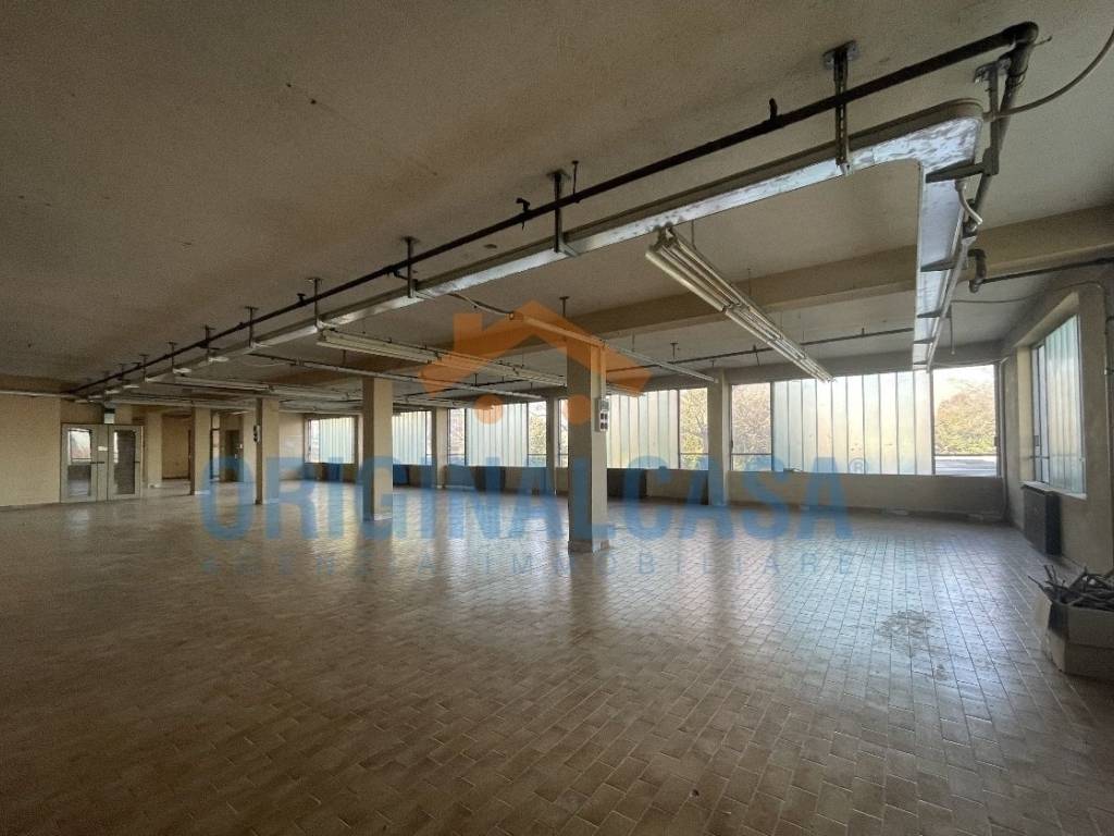 locale commerciale in affitto a Mazzano in zona Molinetto