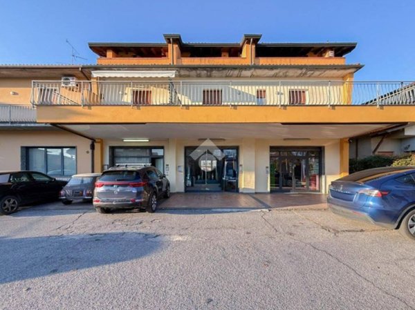 negozio in affitto a Mazzano in zona Molinetto