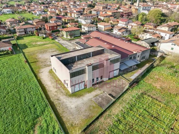 locale commerciale in affitto a Mazzano in zona Molinetto