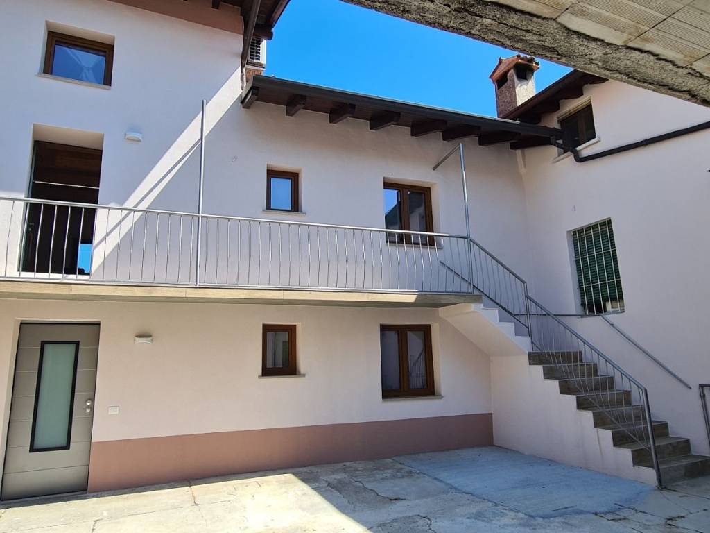 appartamento in affitto a Moniga del Garda