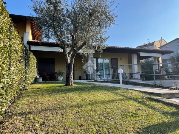 appartamento in affitto a Moniga del Garda