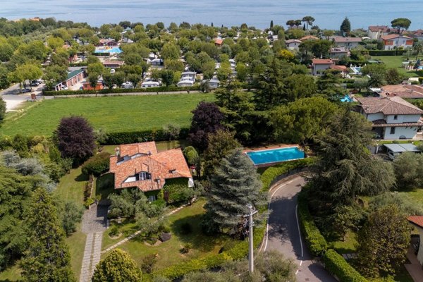 casa indipendente in affitto a Moniga del Garda