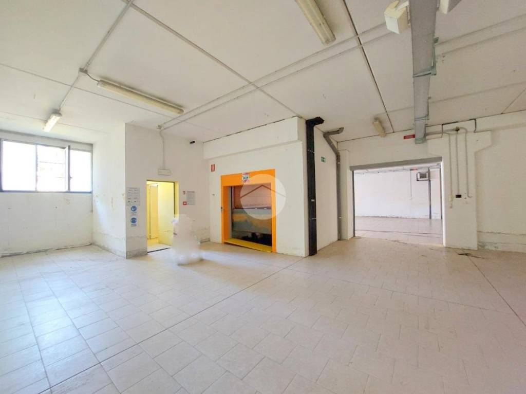 locale commerciale in affitto a Monticelli Brusati