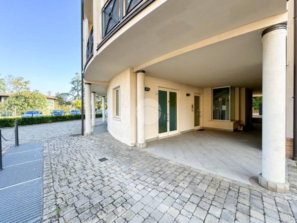 locale commerciale in affitto a Montichiari