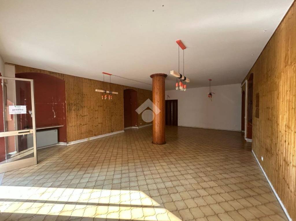 negozio in affitto a Montichiari in zona Centro Storico