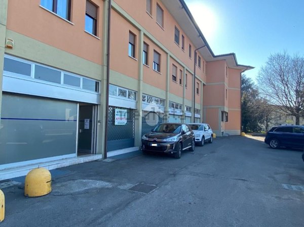 negozio in affitto a Montichiari