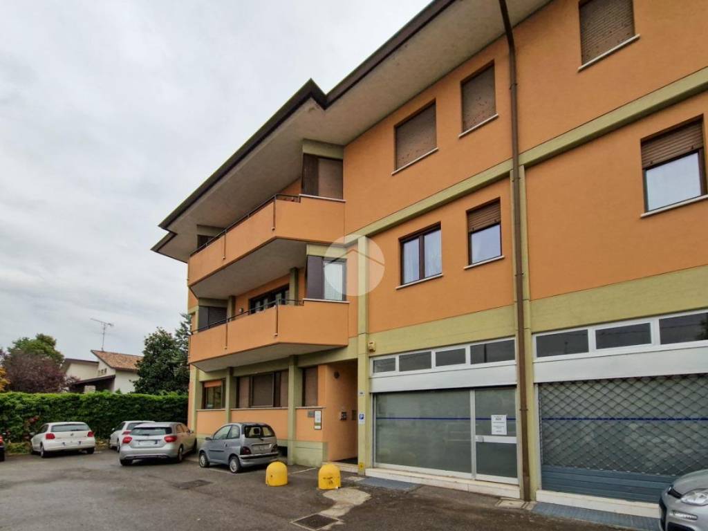 appartamento in affitto a Montichiari in zona Rò
