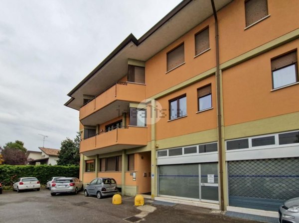 locale commerciale in affitto a Montichiari