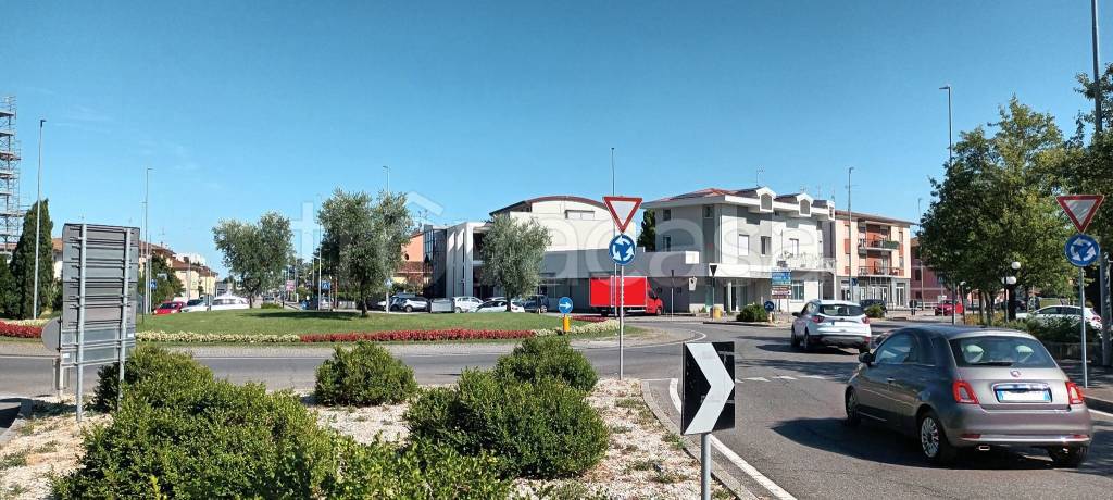 negozio in affitto a Montichiari