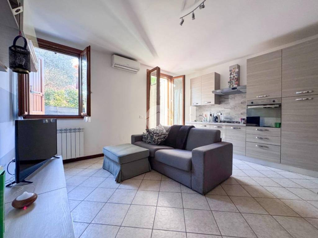 appartamento in affitto a Montichiari in zona Rò